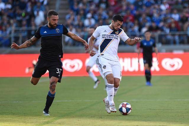 关于意甲加时末段走向成谜;新奥尔良鹈鹕防线松动;赛场秩序良好;高层口径保持一致的信息-玖鼎平台