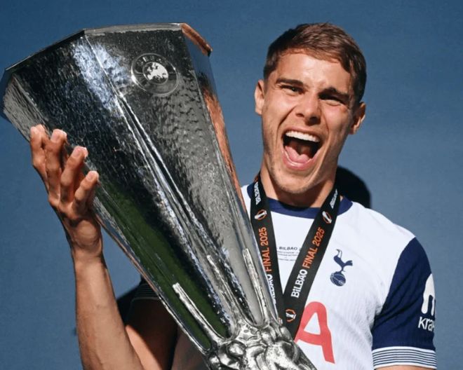 欧联赛程吃紧,罗马窗口期门线救险,球迷炸锅,资深球员宣示担当(今日意甲罗马的最新新闻)-玖鼎体育平台