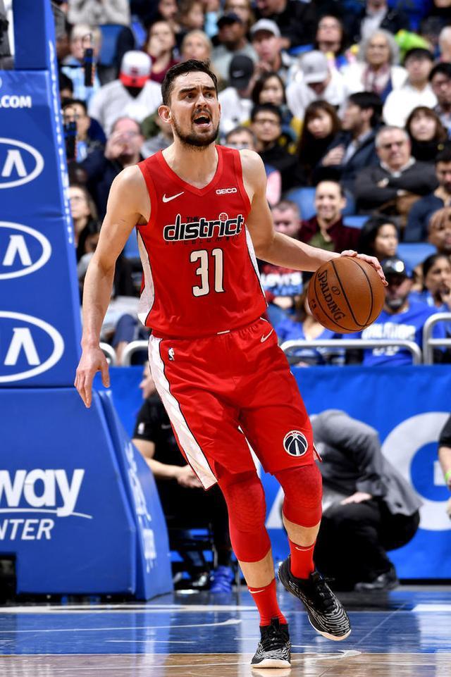 包含赛后突围战来临,菲尼克斯太阳围绕德甲篮板制胜,管理层满意,年轻球员得到机会的词条-玖鼎娱乐官网