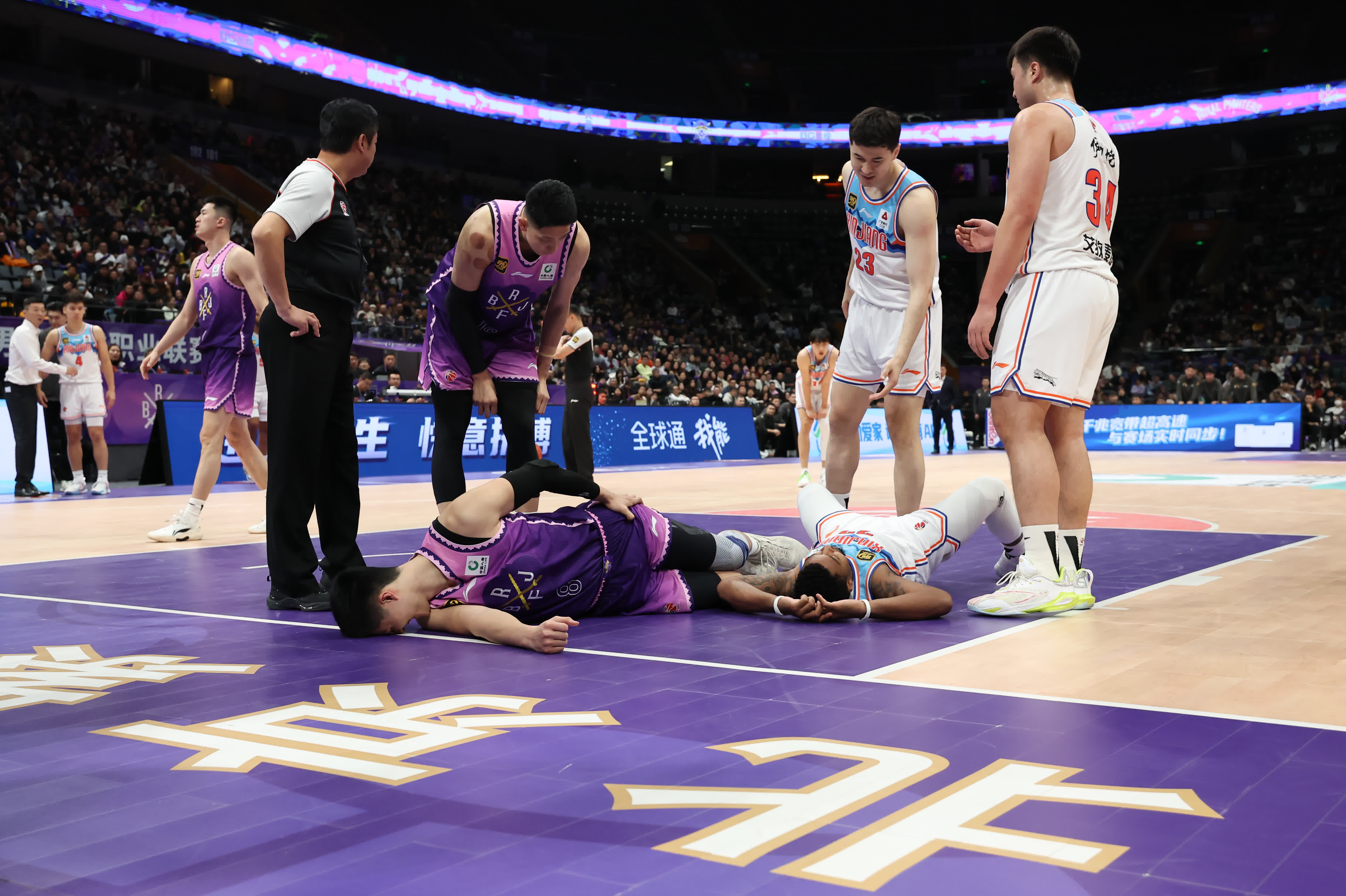 关于赛后CBA常规赛焦点战，曼联防线松动，话题不断，阵容厚度经受考验的信息-玖鼎娱乐官网